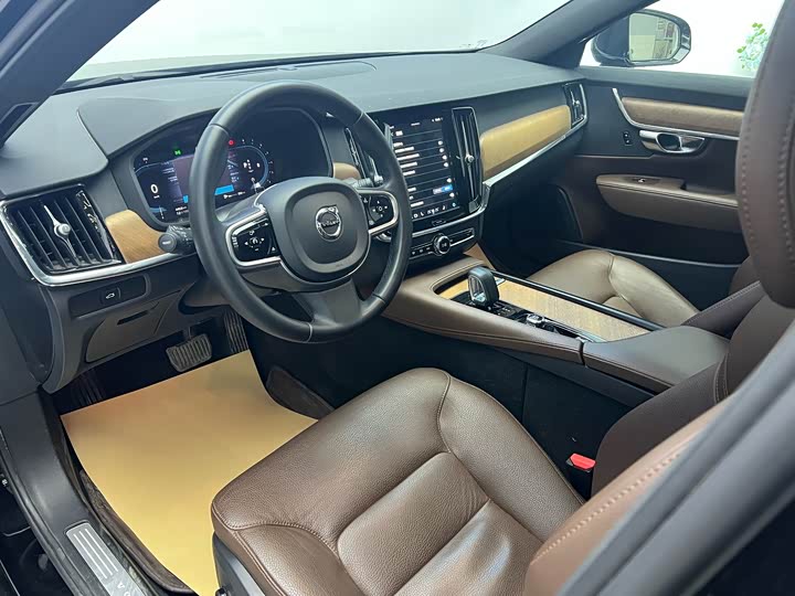 Фото 4 - Volvo S90