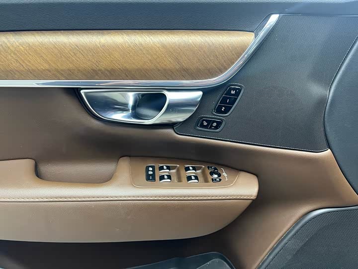 Фото 5 - Volvo S90