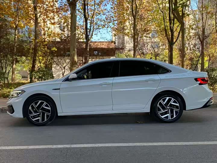 Фото 3 - Volkswagen Sagitar L