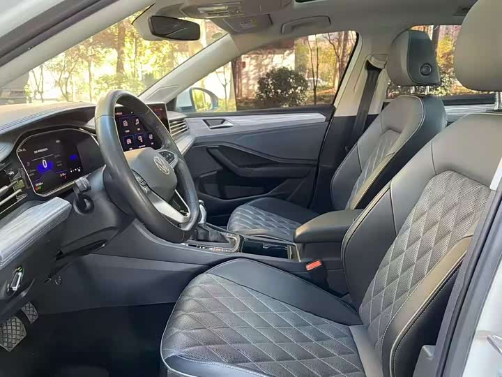 Фото 4 - Volkswagen Sagitar L