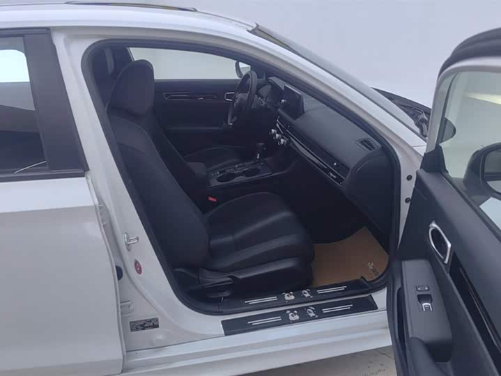 Фото 8 - Honda Civic