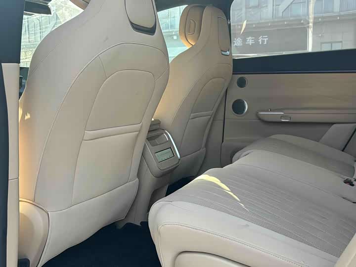 Фото 6 - Exeed Sterra ET