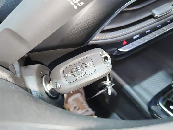 Фото 9 - Buick Verano