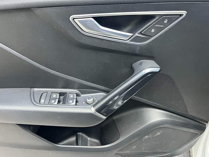 Фото 5 - Audi Q2L e-tron