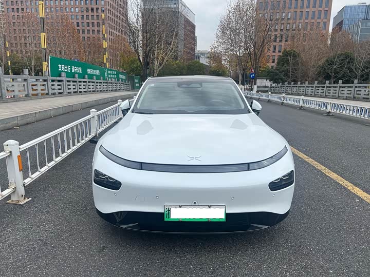 Фото 2 - XPeng P7