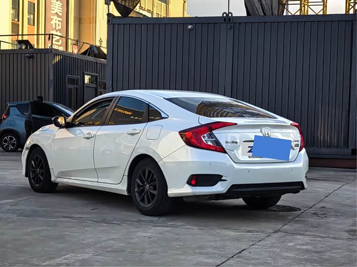 Фото 4 - Honda Civic