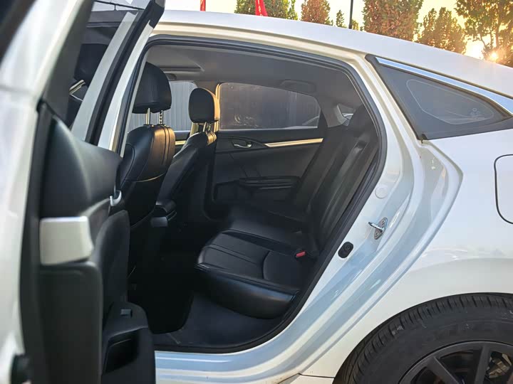 Фото 9 - Honda Civic