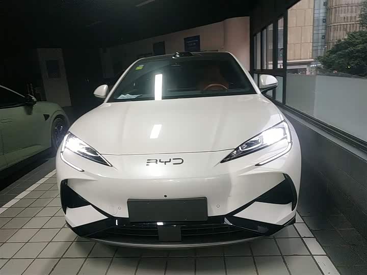 Фото 3 - BYD Sea Lion 07 EV