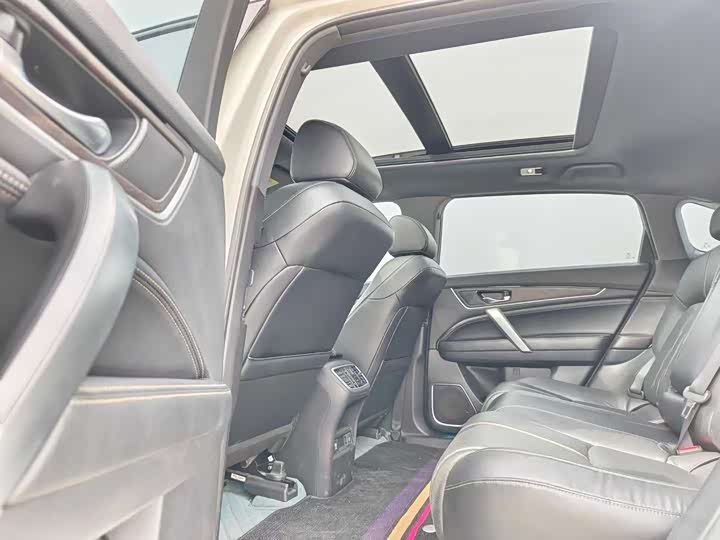 Фото 9 - Honda UR-V