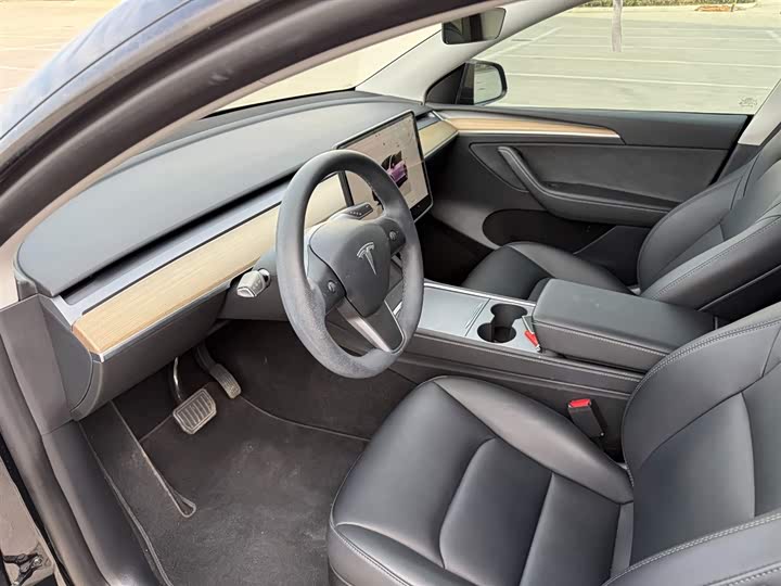 Фото 4 - Tesla Model Y