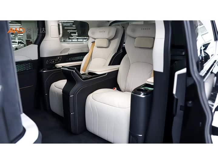 Фото 7 - Zeekr 009