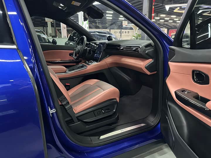 Фото 7 - Nio EC6