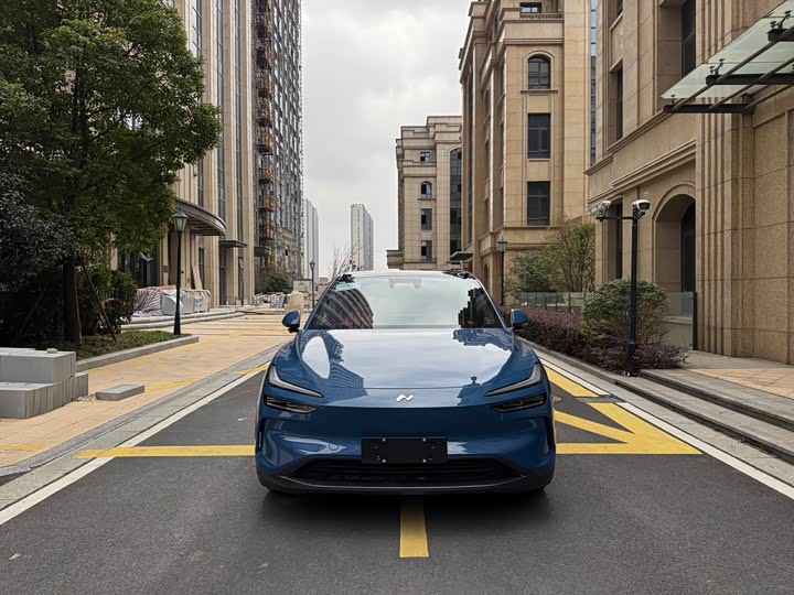 Фото 2 - Nio Onvo L60