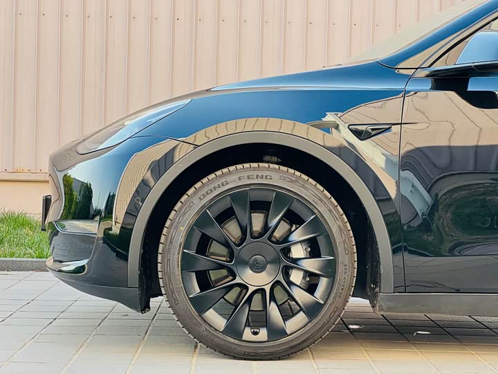 Фото 4 - Tesla Model Y