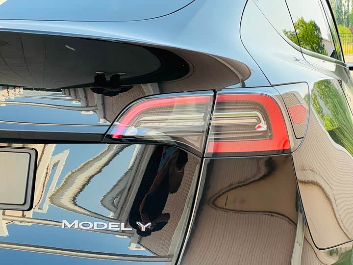 Фото 6 - Tesla Model Y