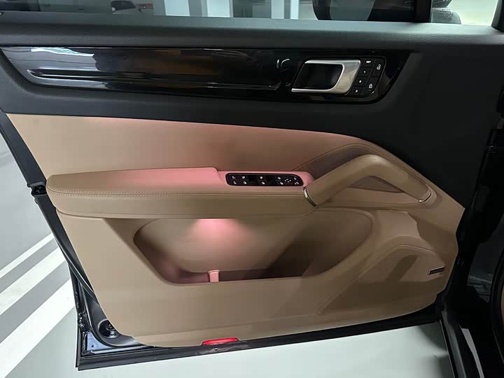 Фото 5 - Porsche Cayenne