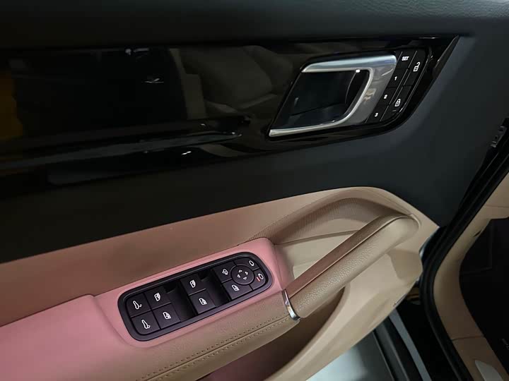 Фото 7 - Porsche Cayenne