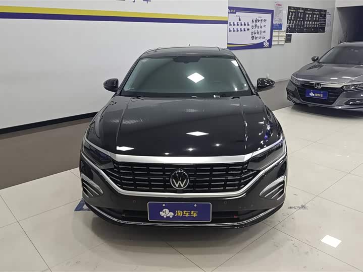 Фото 2 - Volkswagen Passat