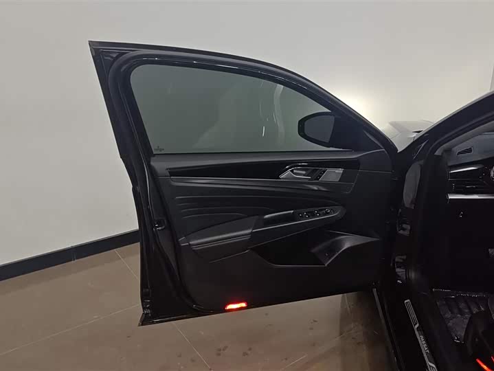 Фото 7 - Volkswagen Passat