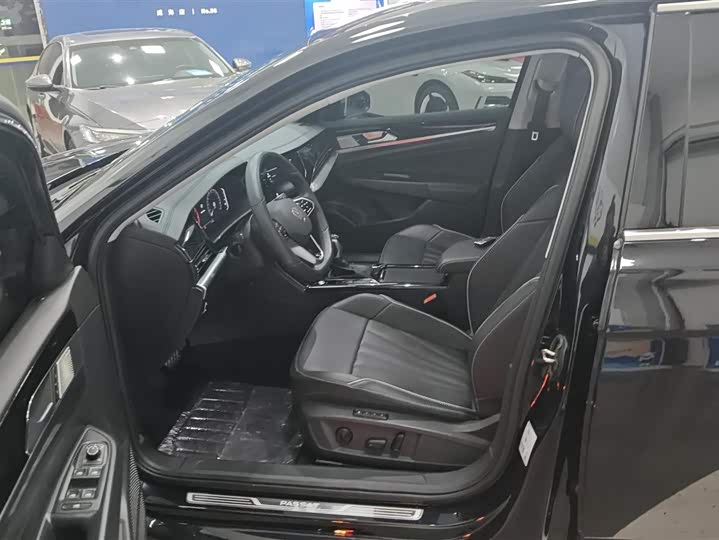 Фото 9 - Volkswagen Passat