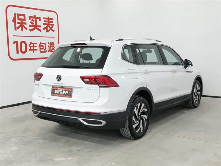 Фото 2 - Volkswagen Tiguan L Pro