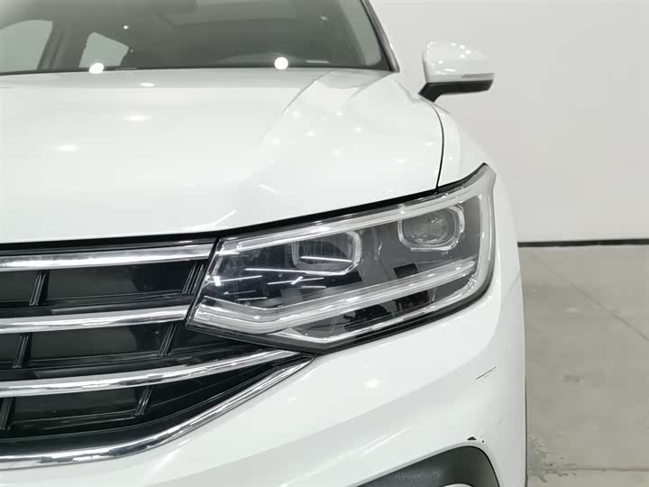 Фото 7 - Volkswagen Tiguan L Pro