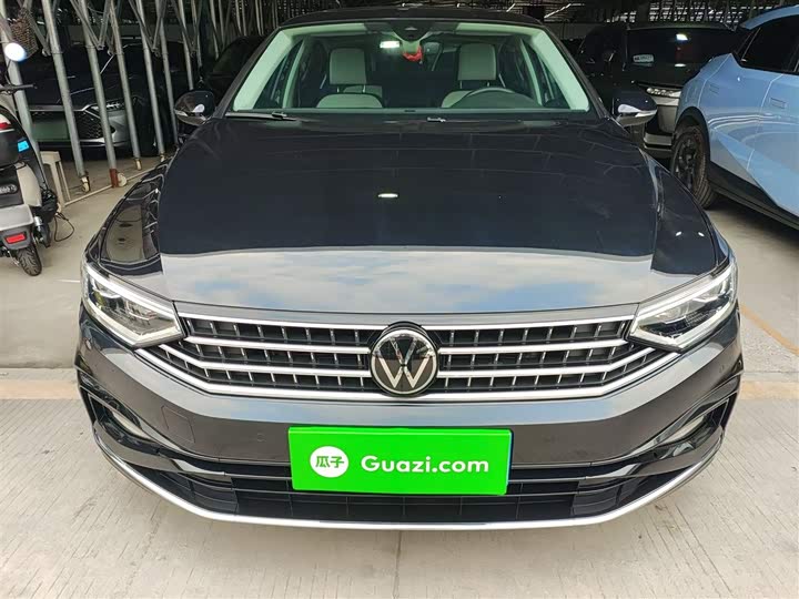 Фото 3 - Volkswagen Magotan