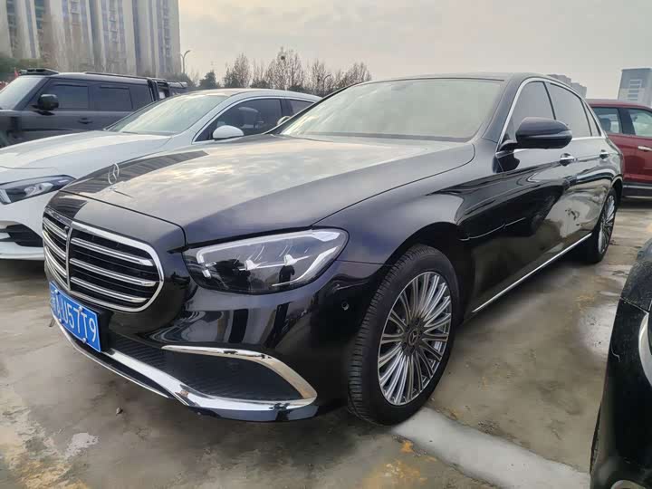 Фото 1 - Mercedes-Benz E-Class