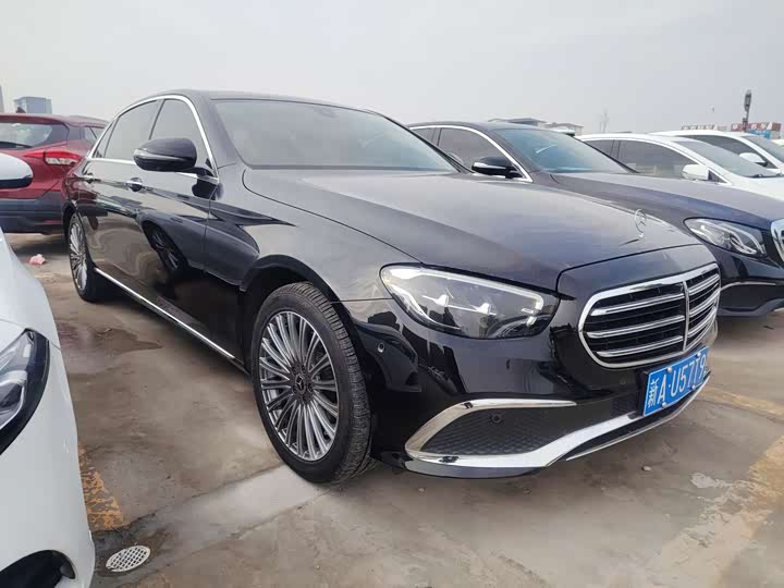 Фото 3 - Mercedes-Benz E-Class