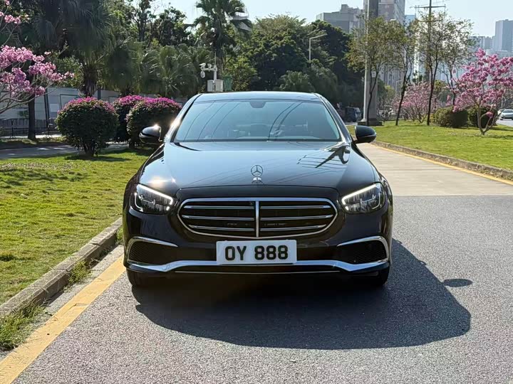 Фото 2 - Mercedes-Benz E-Class