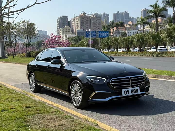 Фото 3 - Mercedes-Benz E-Class