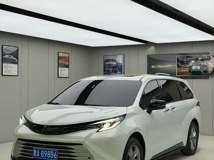 Фото 1 - Toyota Sienna