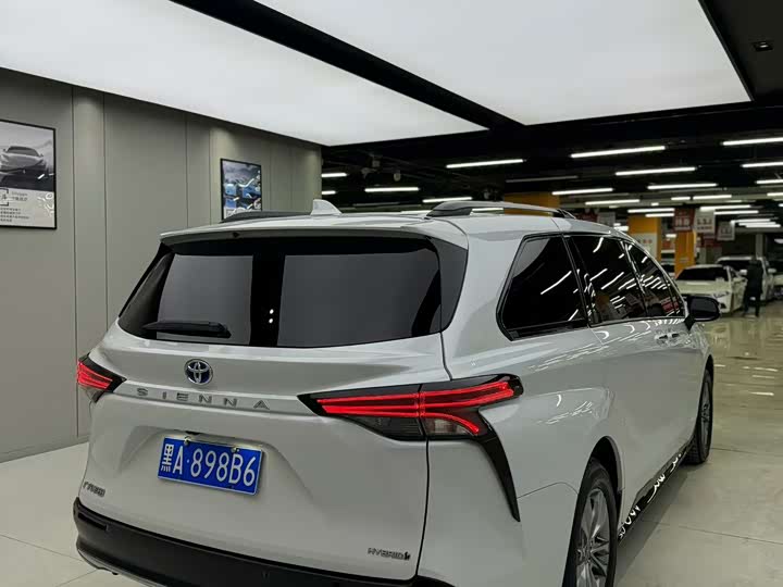 Фото 6 - Toyota Sienna