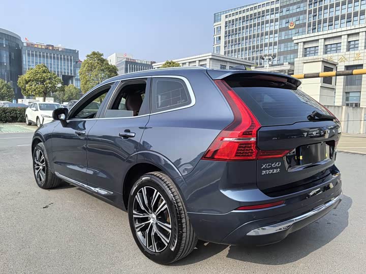 Фото 8 - Volvo XC60