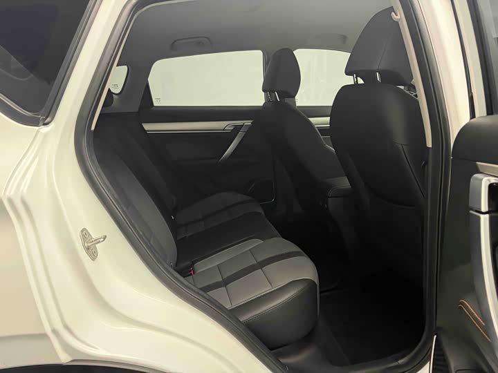 Фото 9 - Geely Coolray