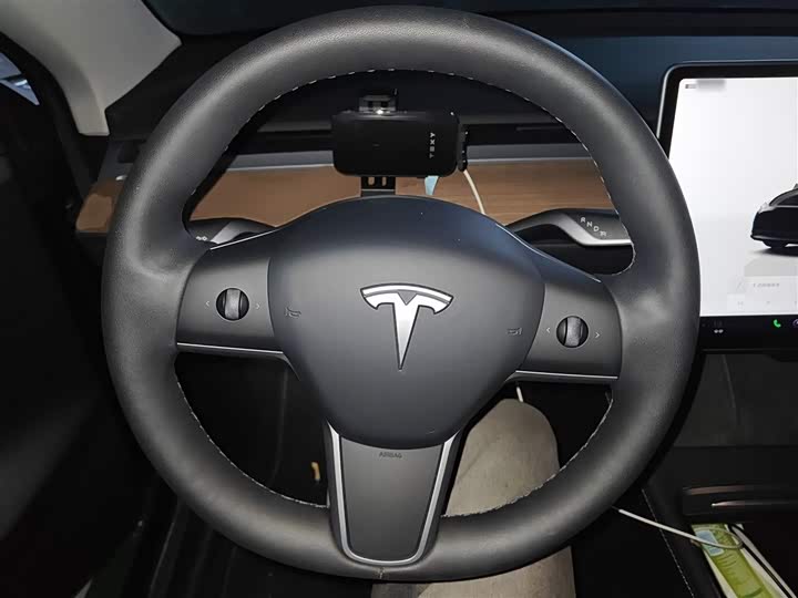Фото 3 - Tesla Model Y