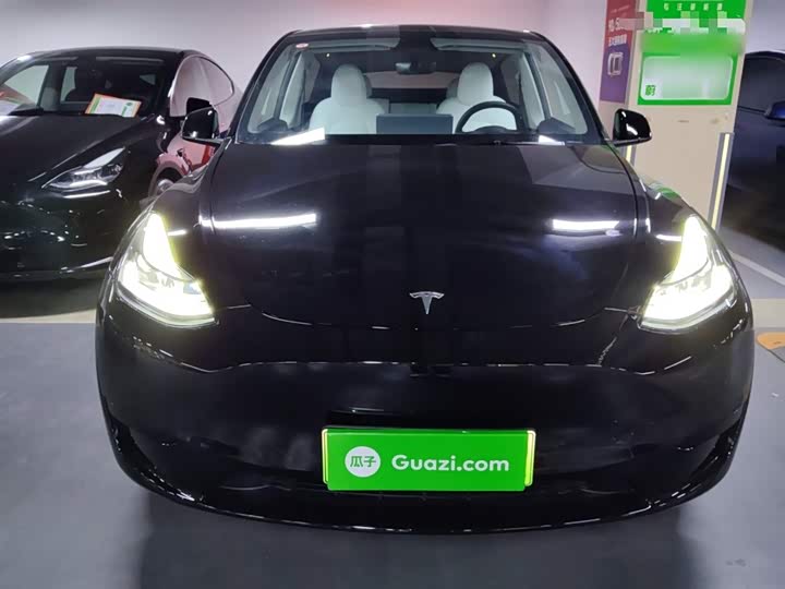 Фото 3 - Tesla Model Y