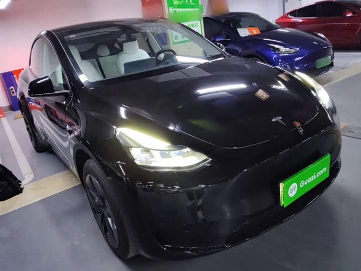 Фото 4 - Tesla Model Y