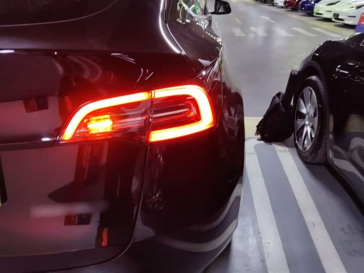 Фото 8 - Tesla Model Y