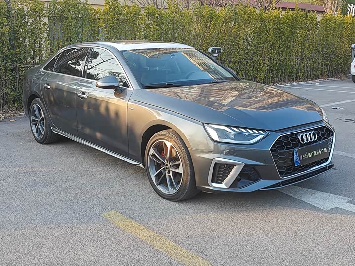 Фото 3 - Audi A4L