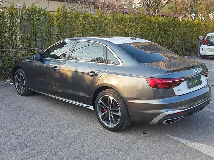 Фото 9 - Audi A4L