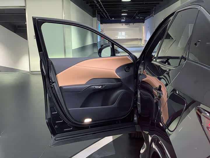 Фото 7 - Lexus RX