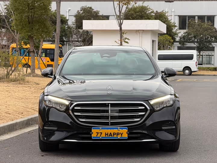 Фото 2 - Mercedes-Benz E-Class