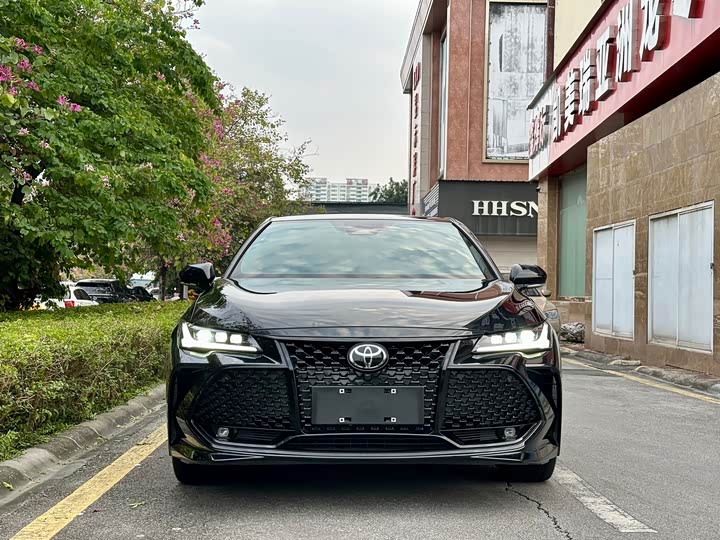 Фото 2 - Toyota Avalon