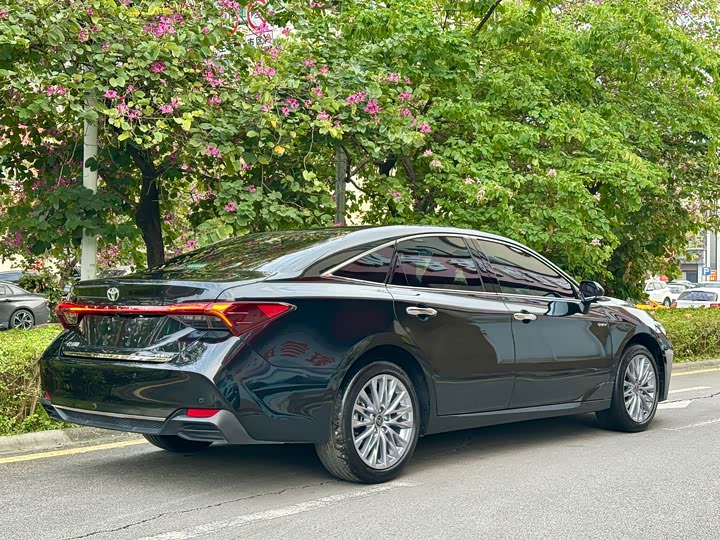 Фото 5 - Toyota Avalon