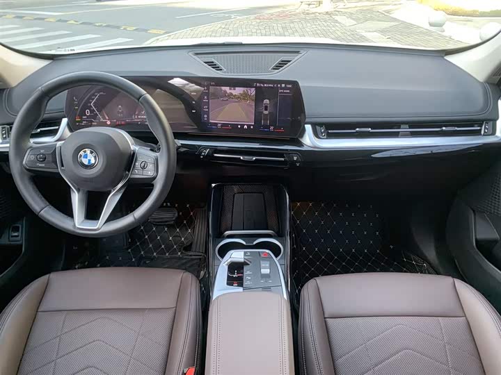 Фото 8 - BMW X1