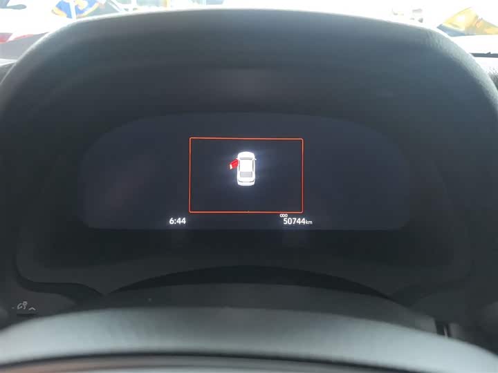 Фото 4 - Toyota Camry