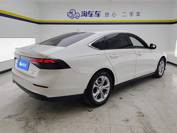 Фото 3 - Honda Accord