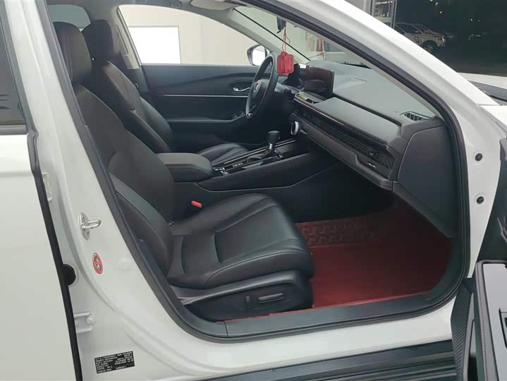 Фото 8 - Honda Accord