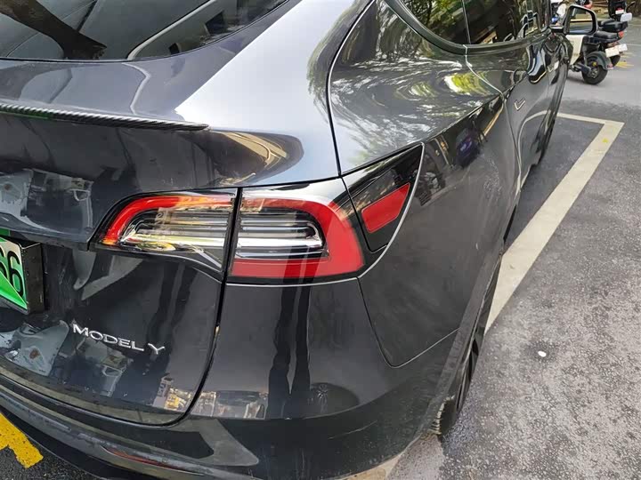 Фото 8 - Tesla Model Y